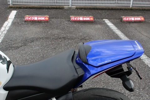 ホンダ　CBR1000RR シングルシートカウル